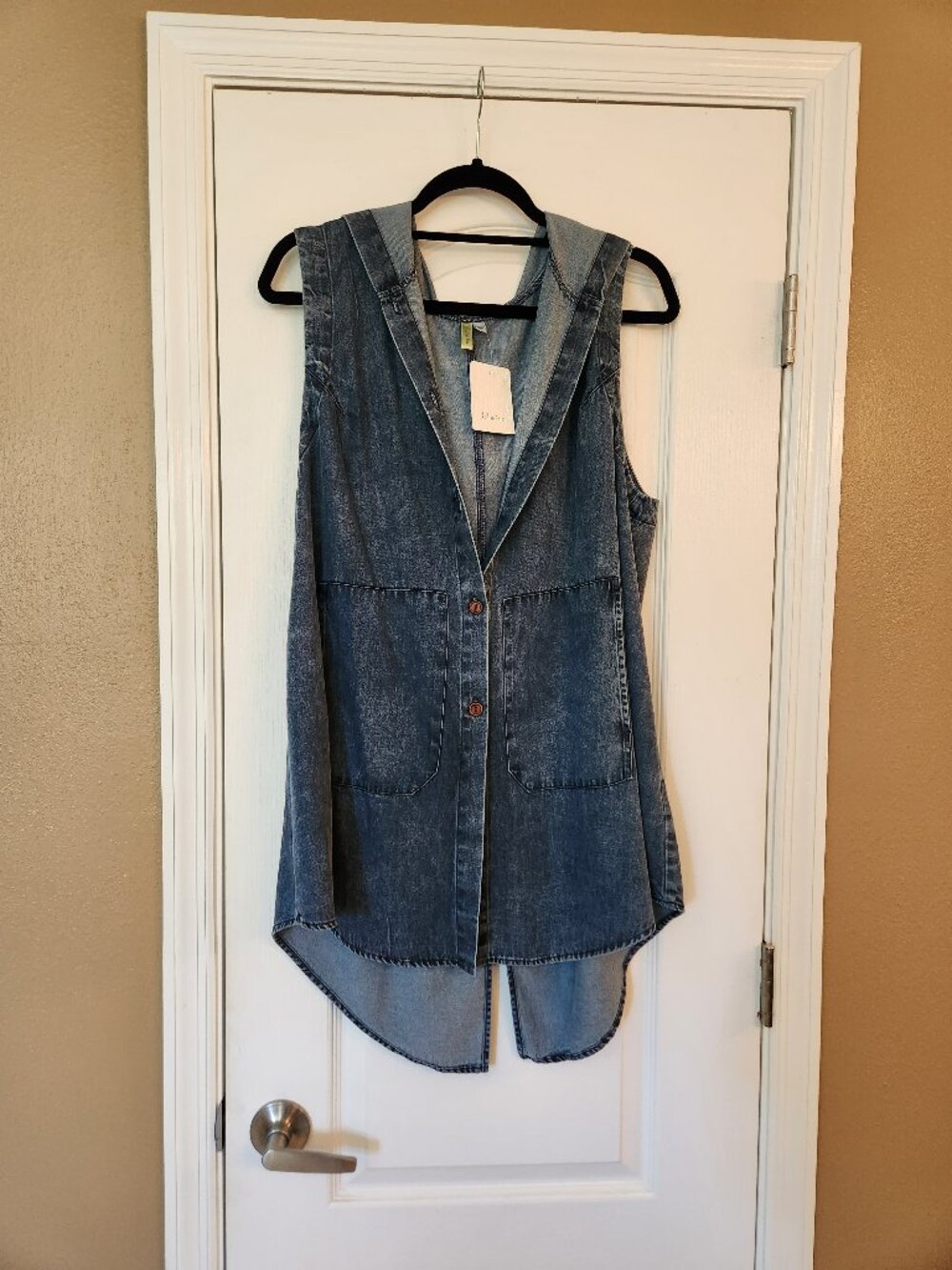 NWT Blue Jean Shirt Sleeveless with Hoodie and Pockets Size Large